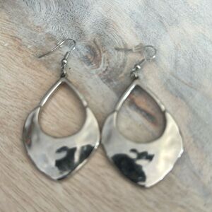 Pretty silver hanging earrings.